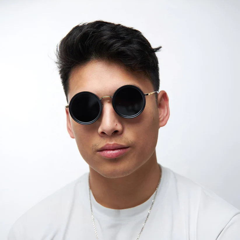 ✨Premium Unbreakable Polarized Sunglasses | Anti-Glare-Wind, 1-9 Gear Toughened Glass with Day & Night, Eye Protection UV Shield😎